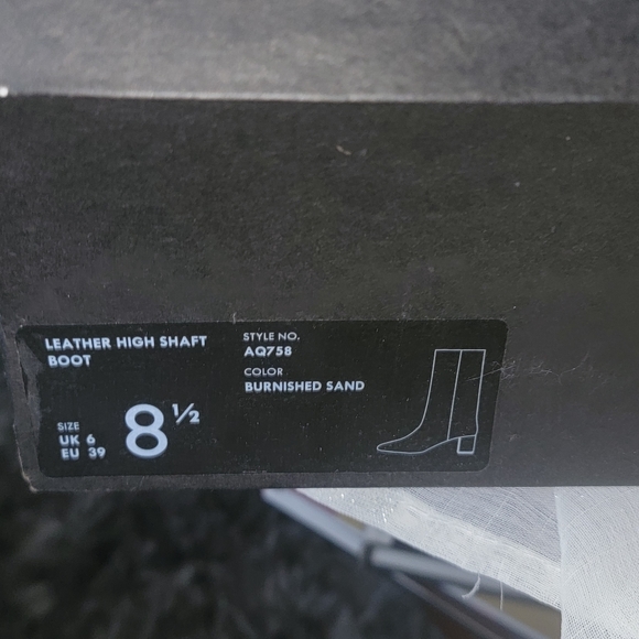 Boots - Picture 6 of 10